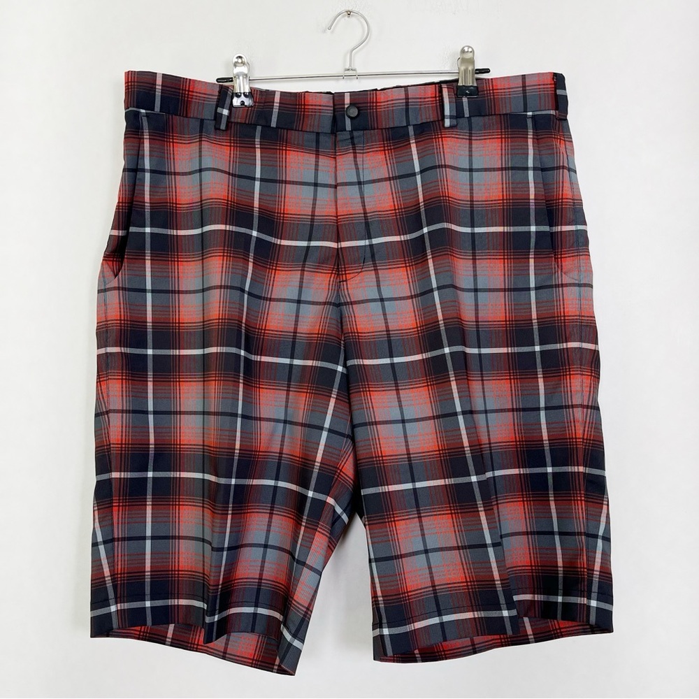 Nike Golf Dri Fit Men’s Red and Black Plaid Flat Front Golf Shorts Size 36‎